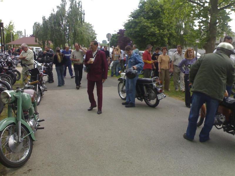 20060528857 (Large).jpg